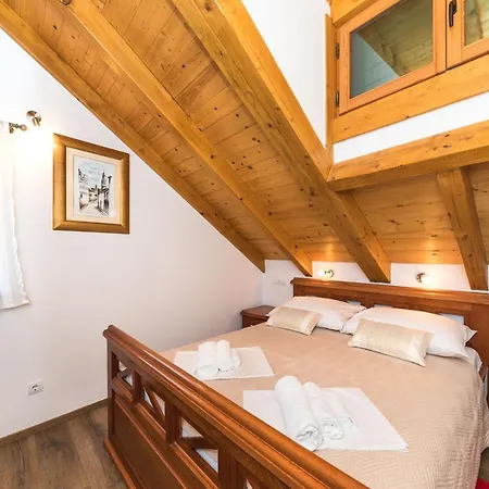 Perla Varos Apartment Split