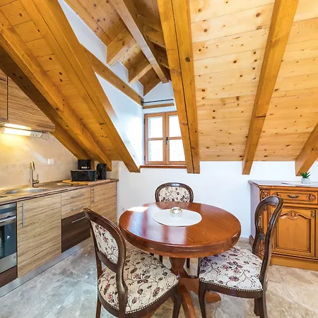 Perla Varos דירה *