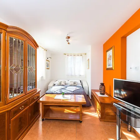 Perla Varos Apartament *
