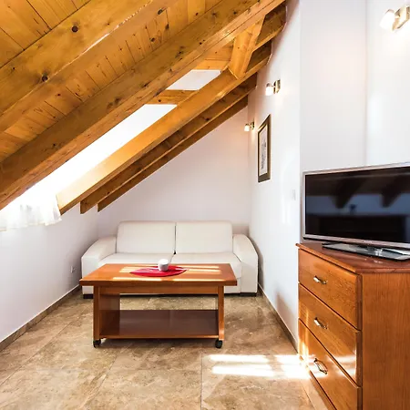 Perla Varos Apartament *