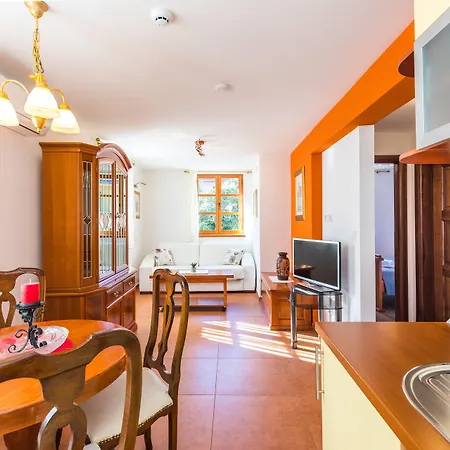 Perla Varos Apartament *