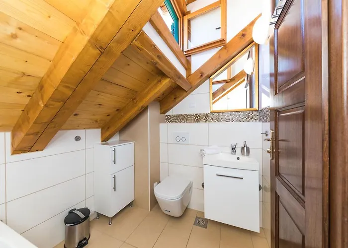 Perla Varos Apartamento *