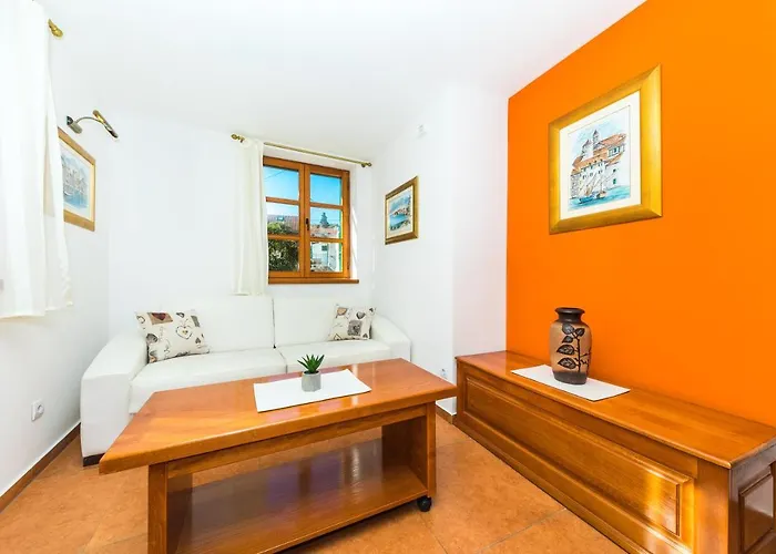 Perla Varos Apartamento *