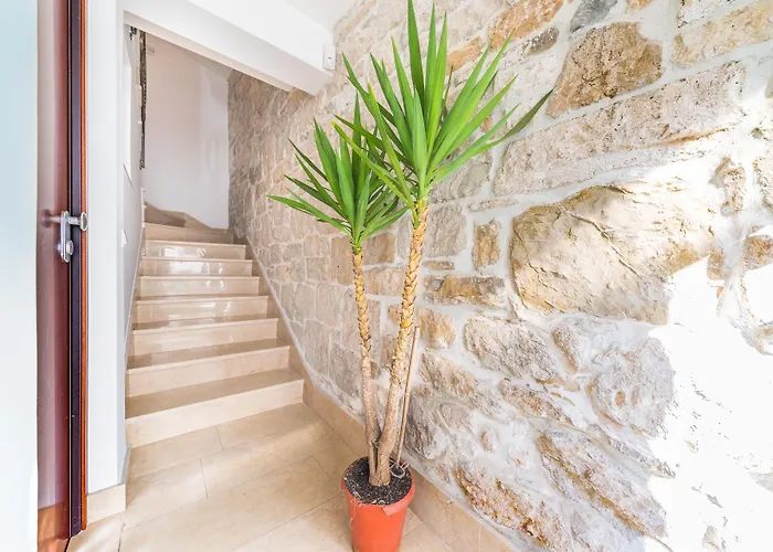 Perla Varos Apartamento *