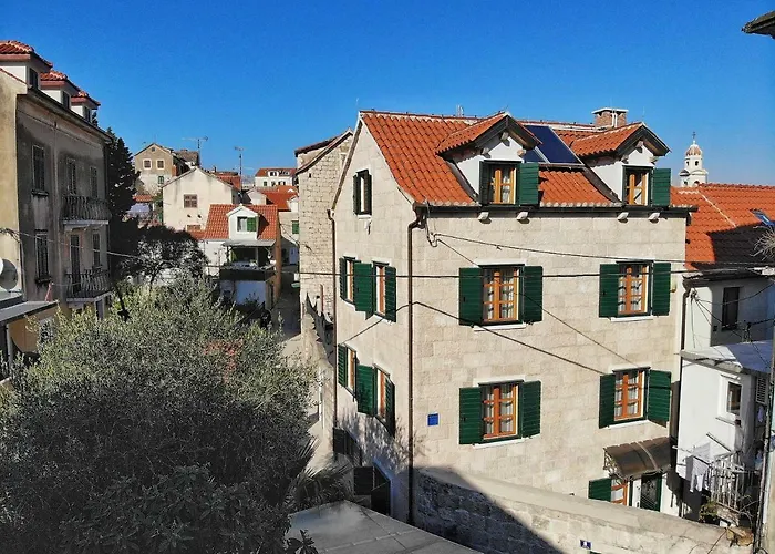 Perla Varos Apartamento *