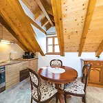 Perla Varos Apartman *